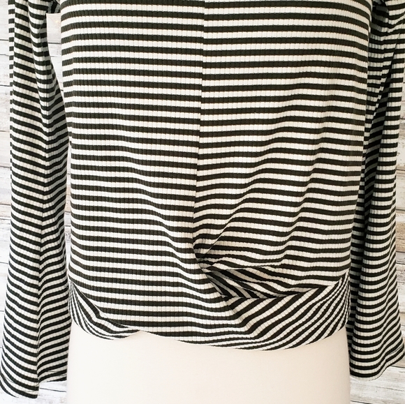 She+Sky Off Shoulder Bell Sleeve Stripe Cr… - Picture 3 of 7
